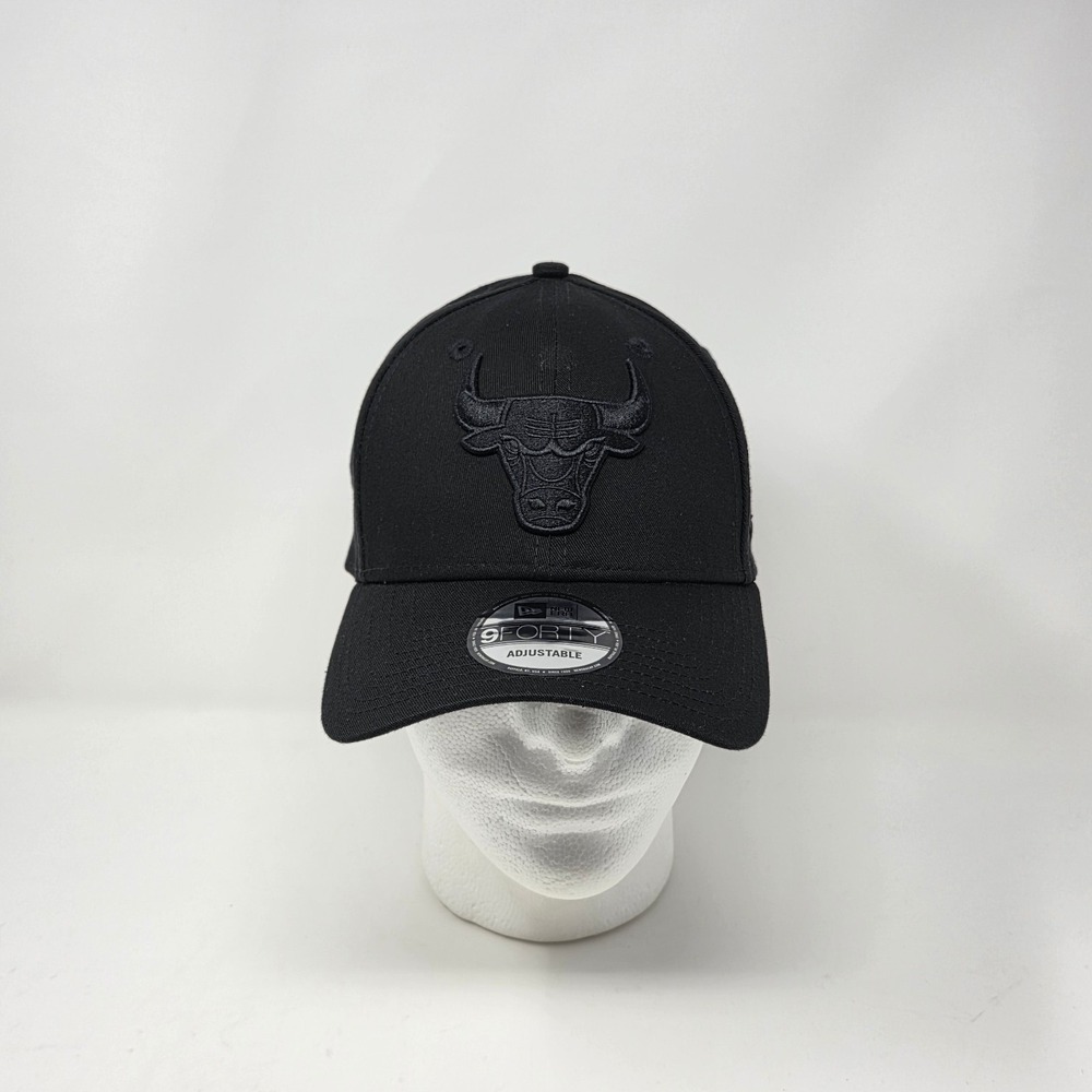 New Era Chicago Bulls Nba 9Forty Snapback Hat Cap Black/Black Blackout‎ Logo